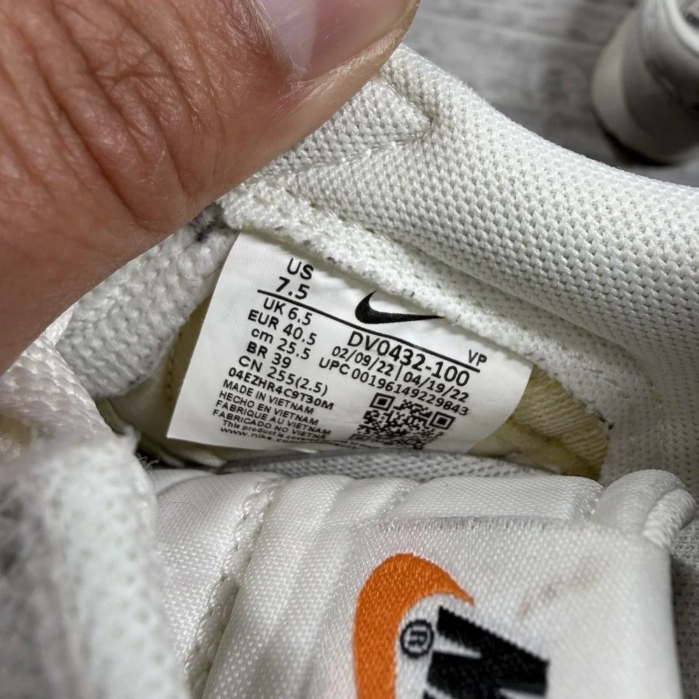 Nike Air Pegasus 83 Premium 'Vintage Sail' DV0432-100‎ Men's Size 7.5 FAIR